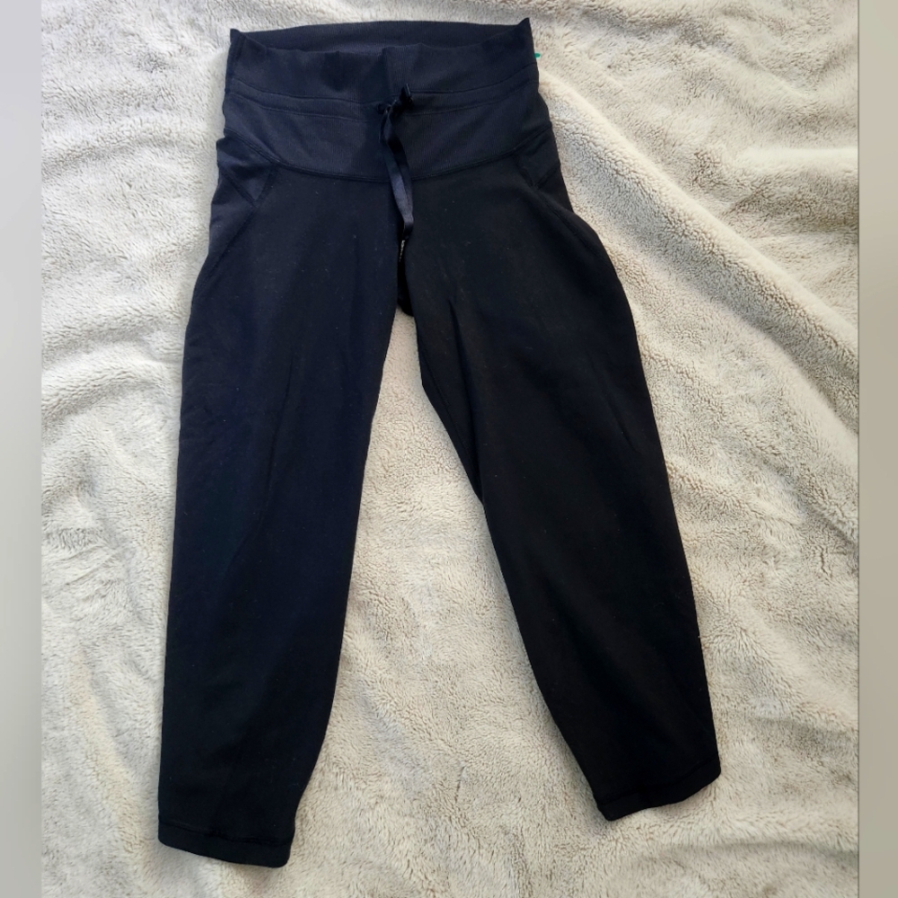 Lululemon Size 4 Womens. Black With Drawstring